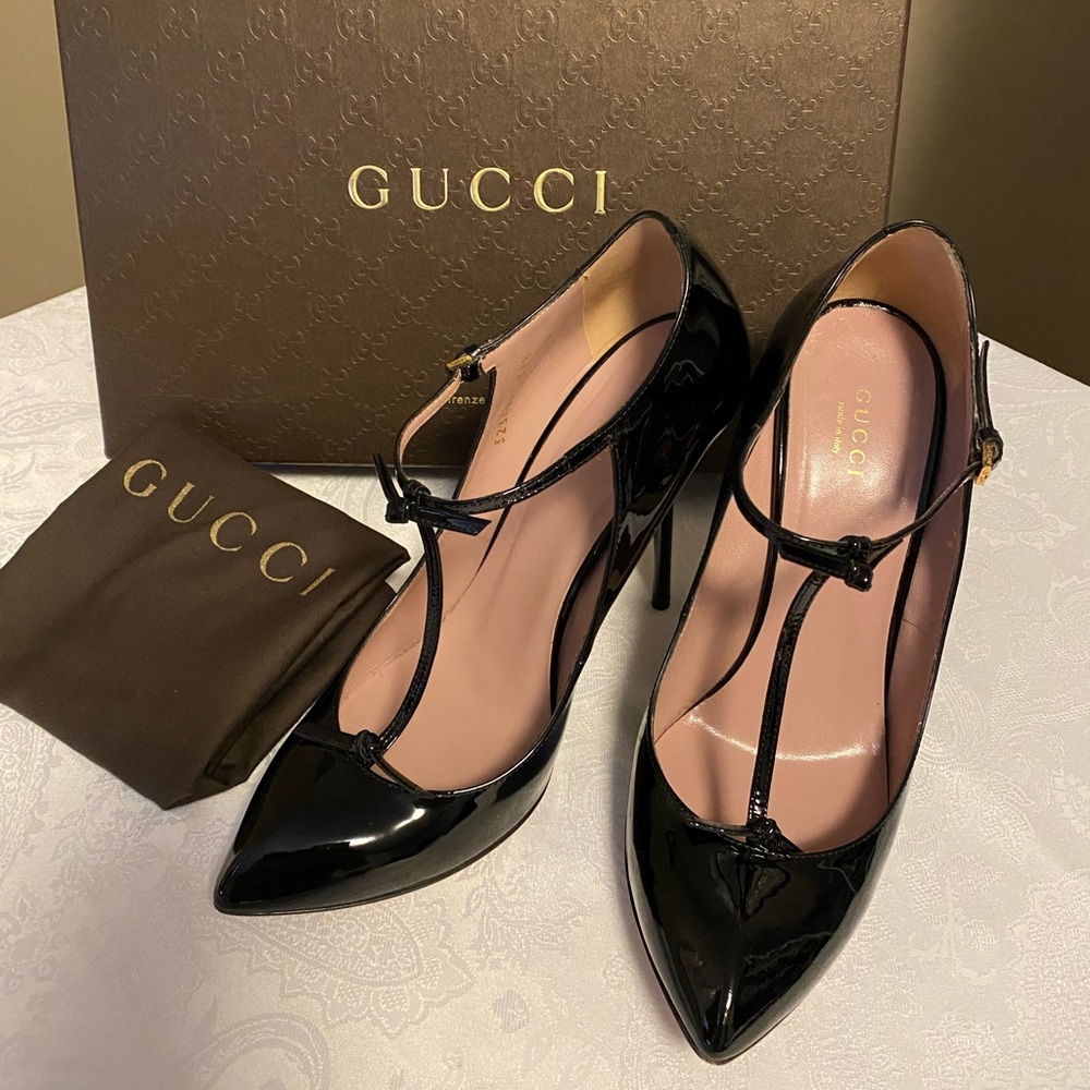 GUCCI
Patent Leather T-Strap Pumps